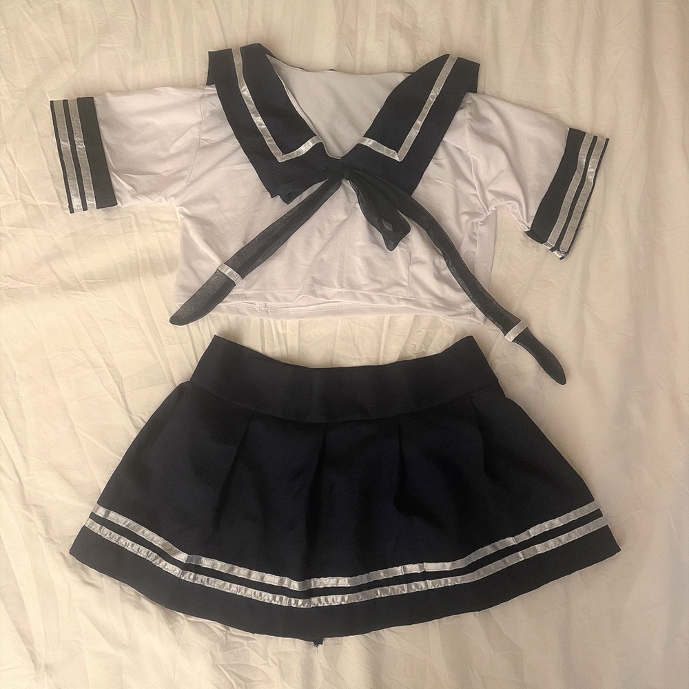 S/M school girl outfit black and white